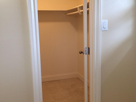 5th image of 723 Eucalyptus Ave APT 29