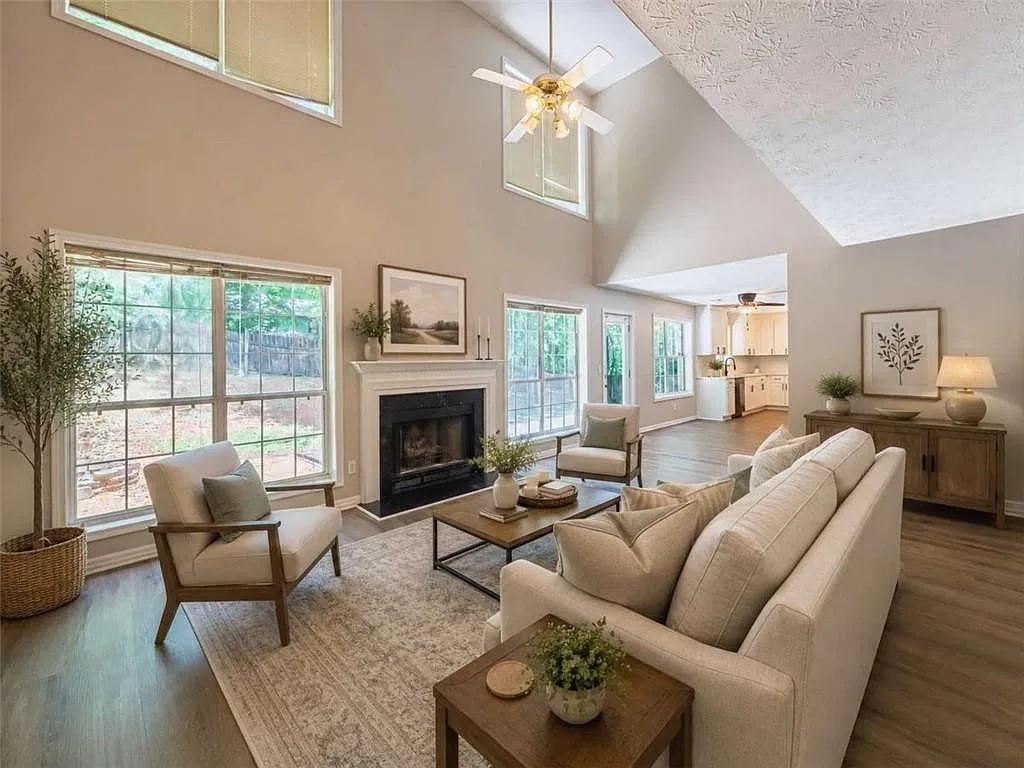 3 bed, 2.5 bath, $2,600 — Photo 4