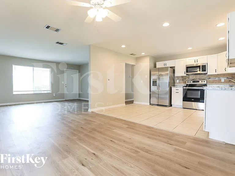 4517 Maraldo Ave — Photo 3
