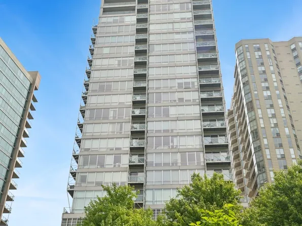 653 N Kingsbury St APT 2202, Chicago, IL 60654