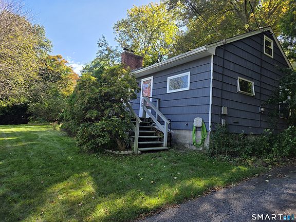 2nd image of 102 Fitchville Rd
