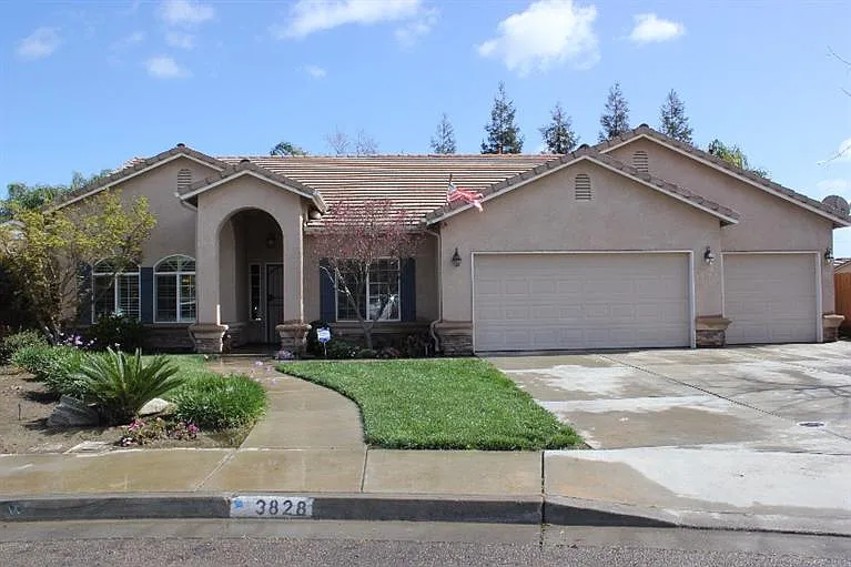 3828 Olive St photo 1