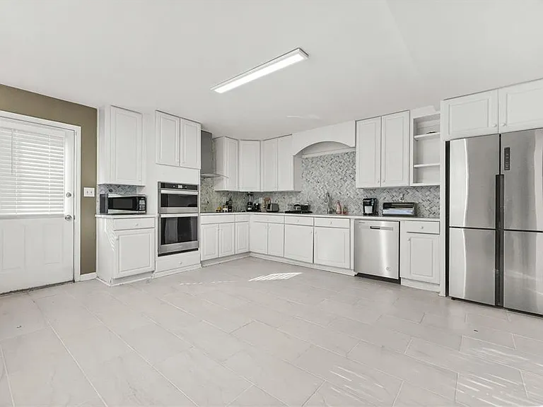 9800 Foxworth Dr — Photo 33