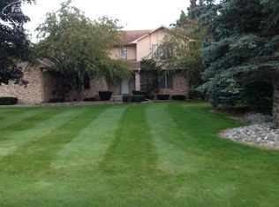 1309 Hickory Hollow Dr, Flint, MI 48532