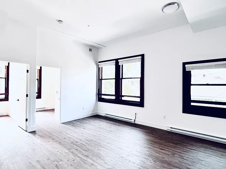 1523 Davie St #302 — Photo 8