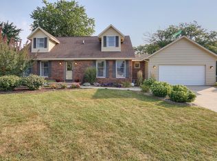 1002 N Garden Ct, Mahomet, IL