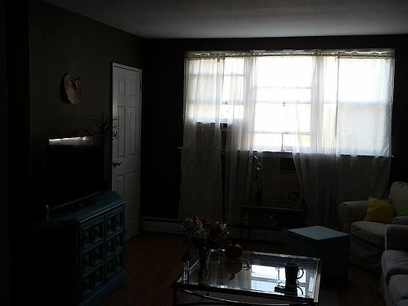 3rd image of 7201 Dungan St Floor 1