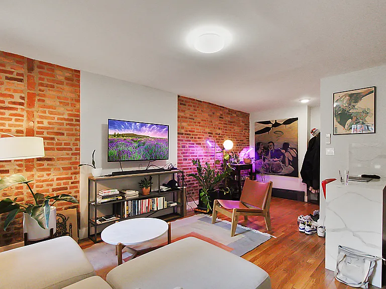 78 Halsey St #1R — Photo 2