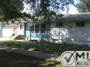1039 Nevada Ave SW, Huron, SD 57350