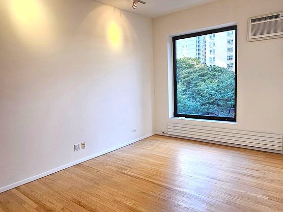 3rd image of 1053 2nd Ave #3S