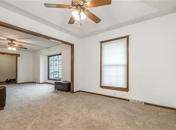 4th image of 7916 E 127th Ter