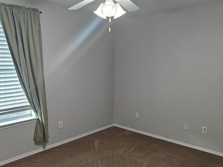 2305 Aldergate Dr — Photo 4