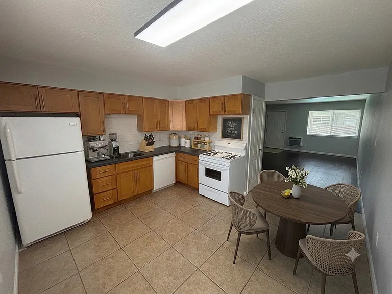 Available Spacious Apartments at H Street, Antioch, CA — Photo 7