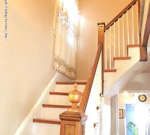 2nd image of 203 Pelton Ave