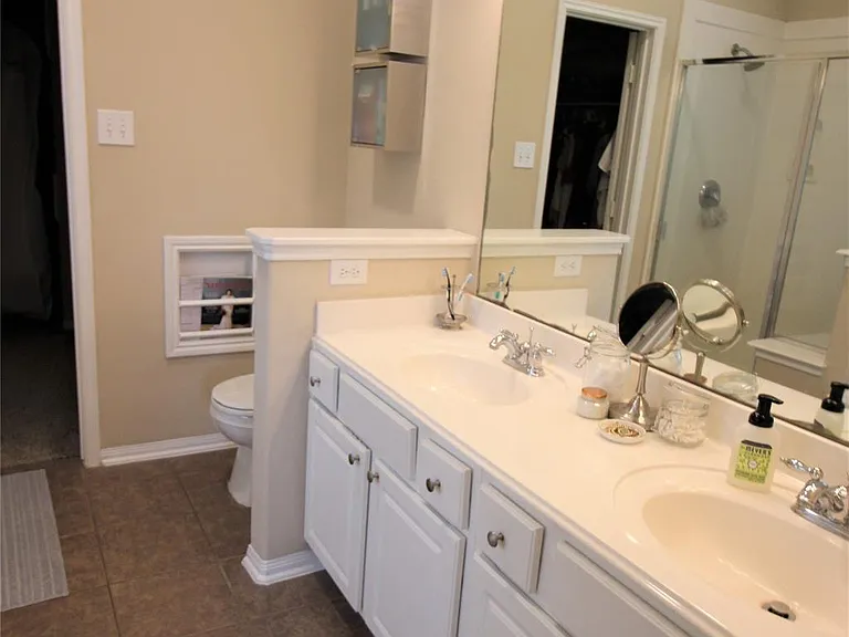 2409 Avalon Trace Ln — Photo 9