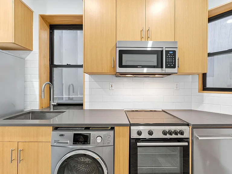 212 Lafayette St #2E — Photo 6