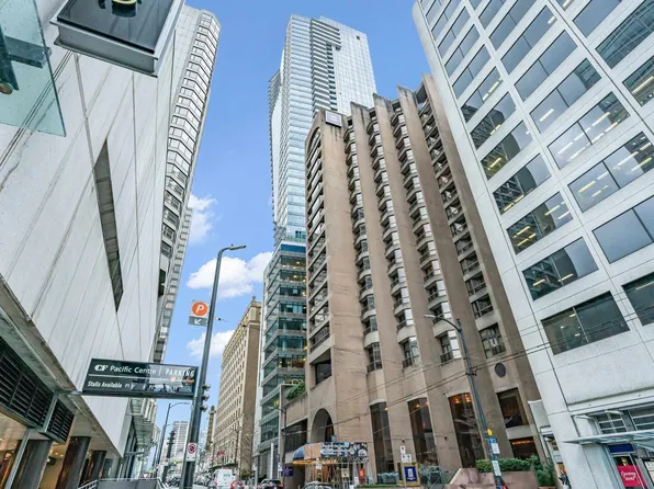 667 Howe St #3002, Vancouver, BC V6C 0B5