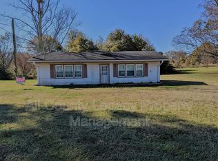 755 Hog Mountain Rd, Winder, GA 30680