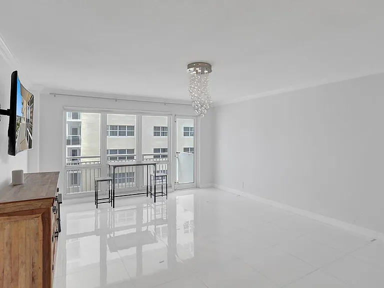 133 N Pompano Beach Blvd #1103 — Photo 6