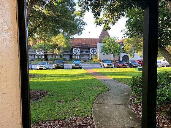3rd image of 420 N Bayshore Blvd APT 105