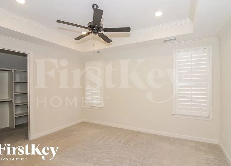 10242 Evergreen Manor Cv — Photo 7