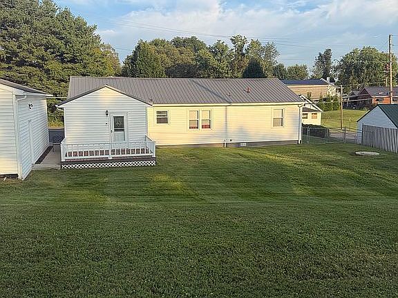 2nd image of 1025 Dogwood Rdg