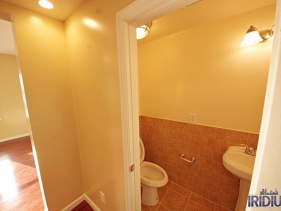 5th image of 56 S Walnut St APT 101