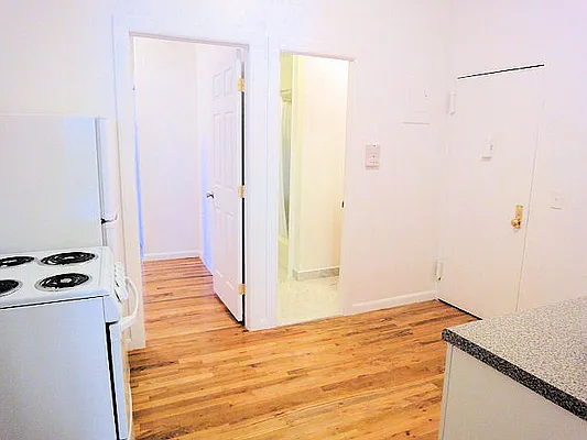 Rented by DSA Realty | media 19