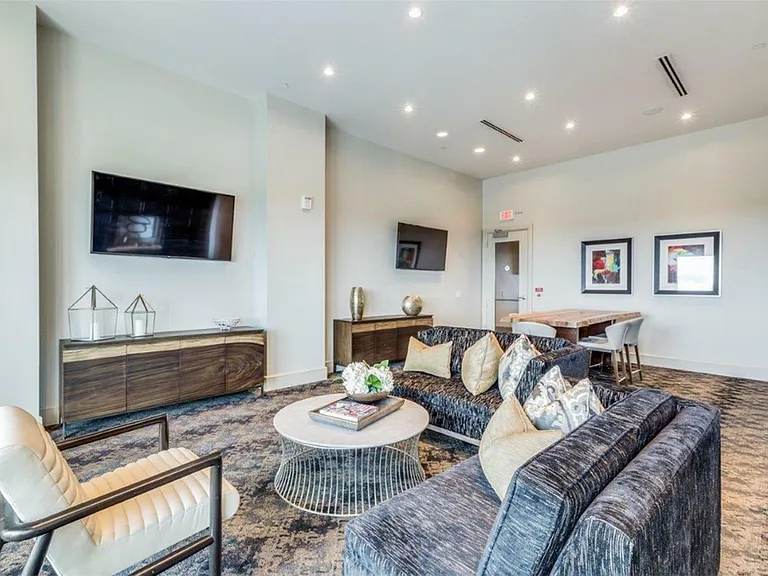 9787 Katy Fwy #1611 — Photo 16