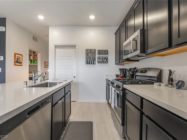 292 Whitney Crest St — Photo 18
