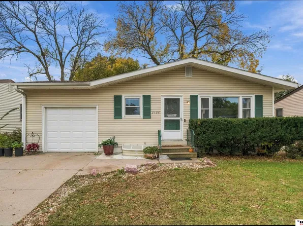 7135 Holdrege St, Lincoln, NE 68505