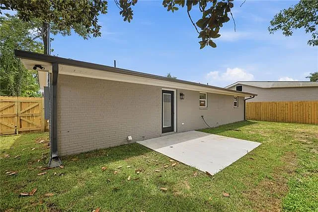 410 W Cypress St — Photo 14
