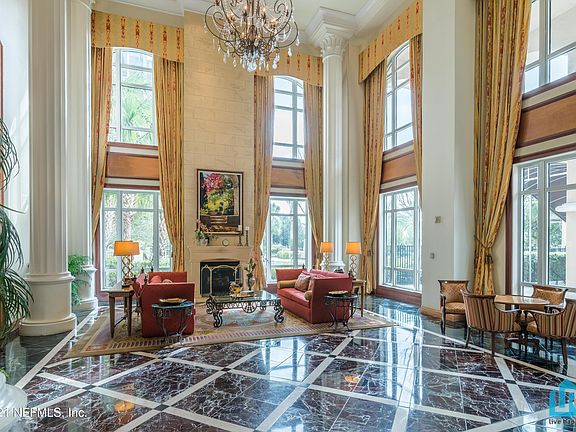4th image of 400 BAY Street #1707
