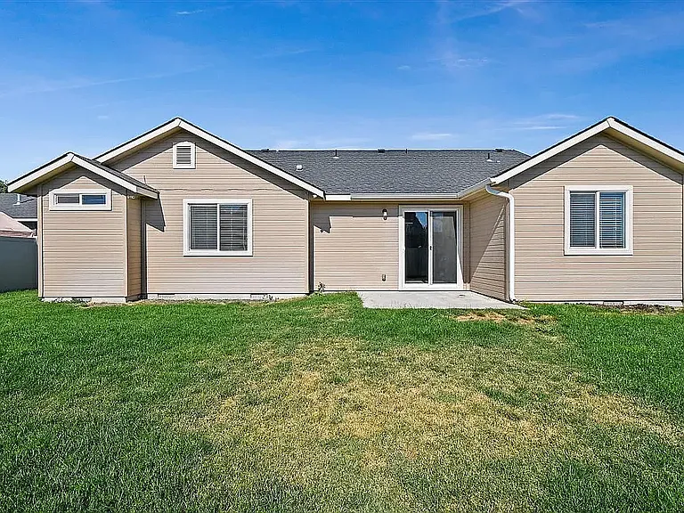 2114 N Rosedust Dr — Photo 11