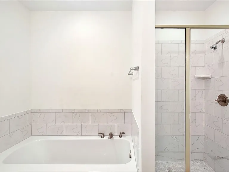 510 Mariners Cir — Photo 22