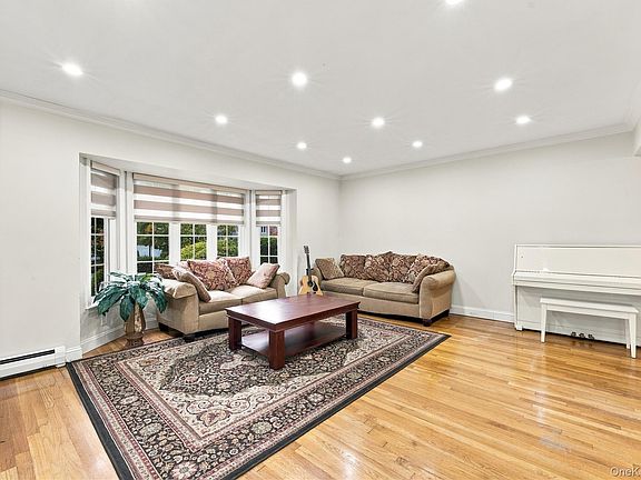 2nd image of 52 Winthrop Road