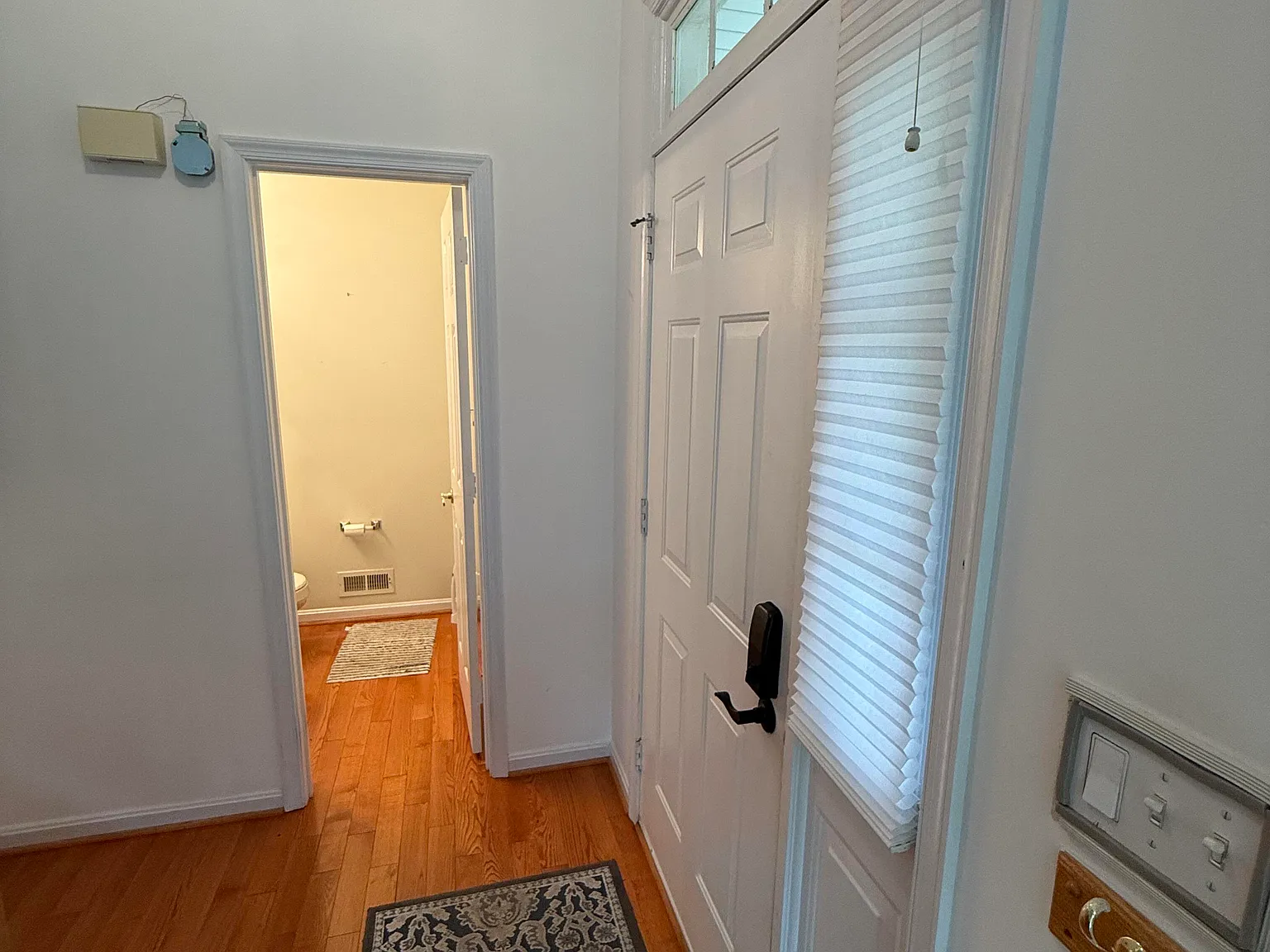 4 bed, 2376 sqft, $3,500 — Photo 4