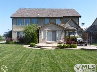 21306 John Dr, Macomb, MI 48044