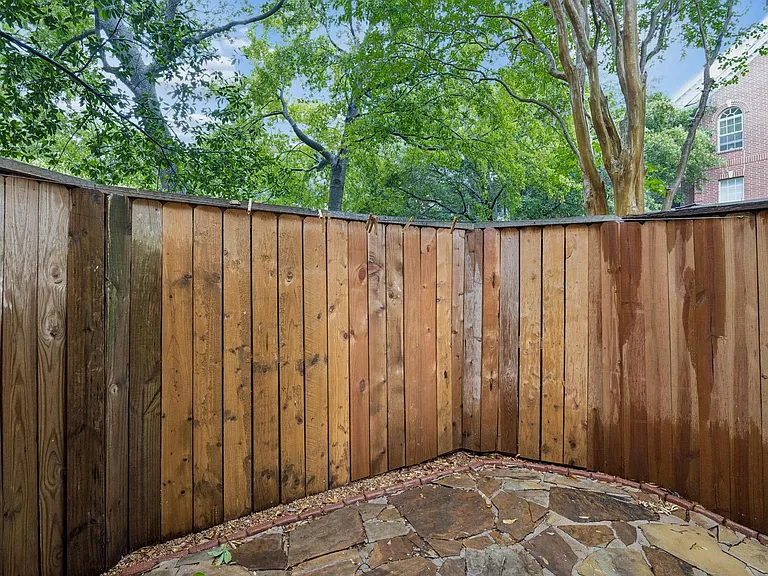 2601 Augusta Dr #14 — Photo 10