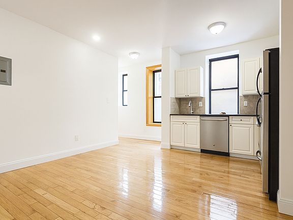 3rd image of 300 Fort Washington Ave #25H