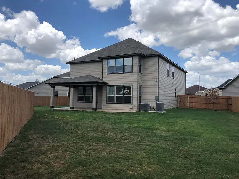 408 Landmark Stone — Photo 4