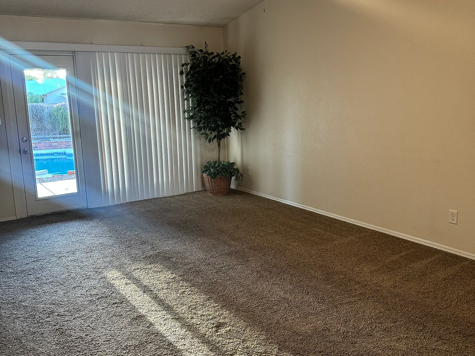 7440 S Juniper St — Photo 2