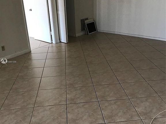 5th image of 18181 NE 31st Ct APT 1702
