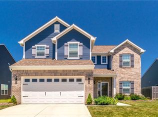 892 Blue Ash Trl, Greenwood, IN 46143