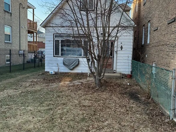 2942 N Gresham Ave, Chicago, IL 60618