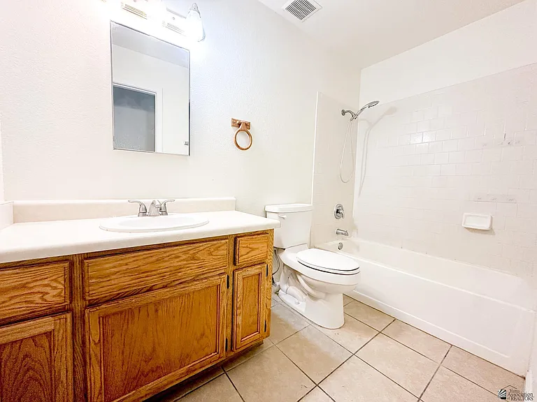 3016 W 24th Pl — Photo 14