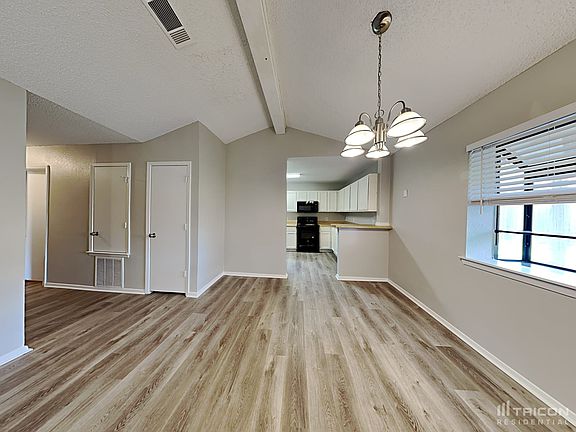 3rd image of 720 Meadowdale Dr