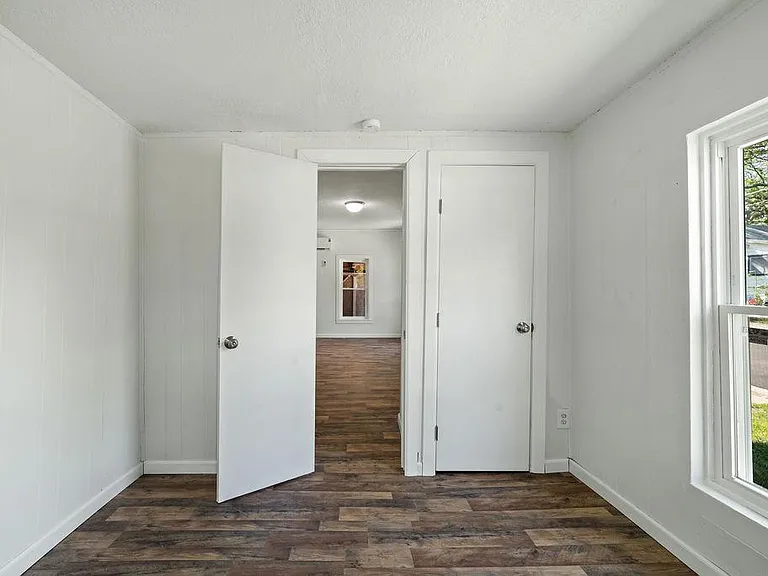 2706 Quincy St — Photo 5