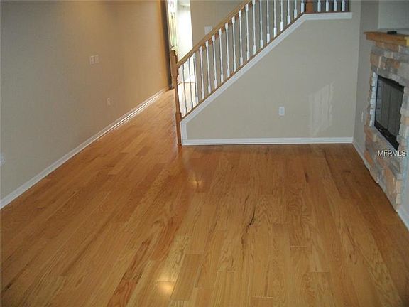 5th image of 1044 Creek Park Dr