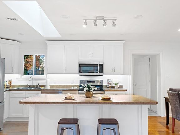 3rd image of 7996 Willow Ave